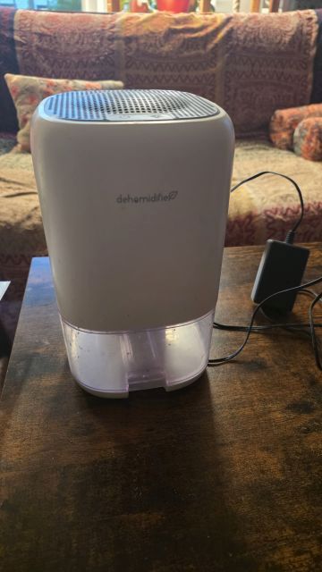 Small dehumidifier